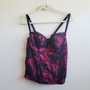 Cacique Lace Corset‎